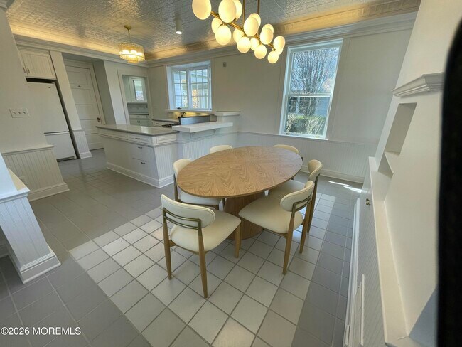 Building Photo - 211 Cedar Ave