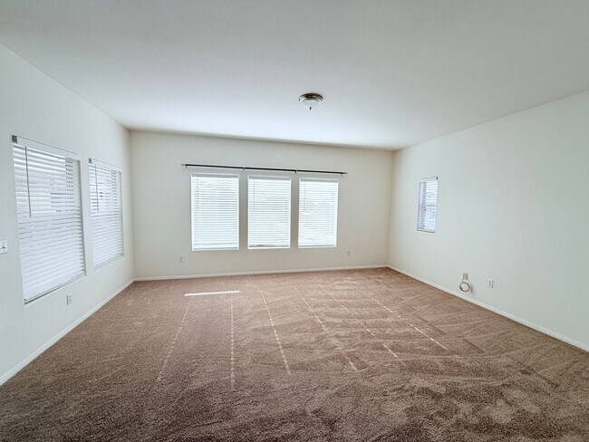 Building Photo - GREAT SUMMERLIN CONDO IN GATED COMMUNITY!!