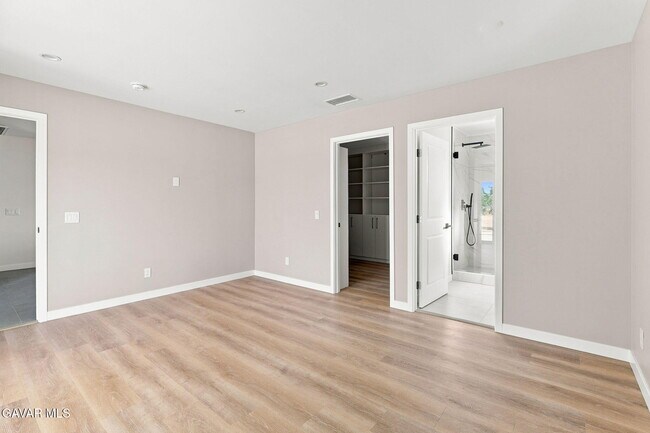 Building Photo - 40235 17th St W