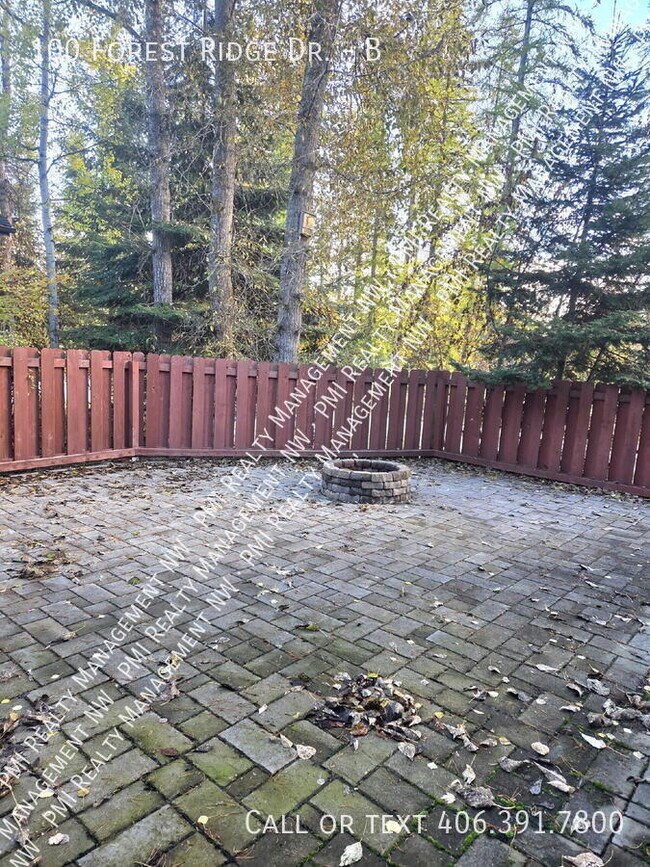 Building Photo - 100 Forest Ridge Dr