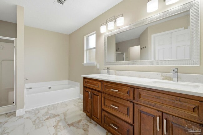 Building Photo - 520 Batten Blvd