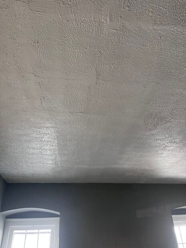 Building Photo - 12706 Iowa Ave