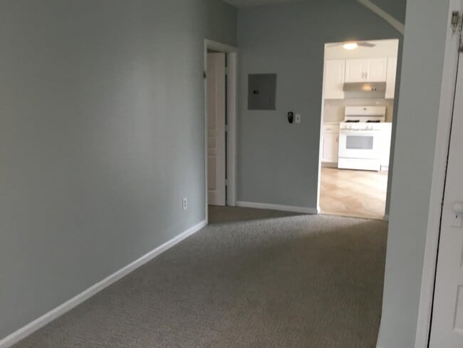 Building Photo - 90 Union Ave