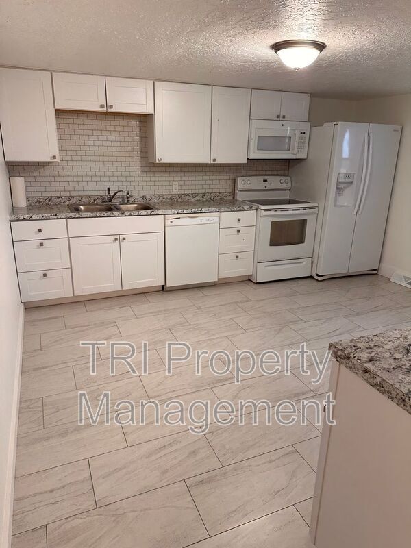 Building Photo - 33066 County Rd 43