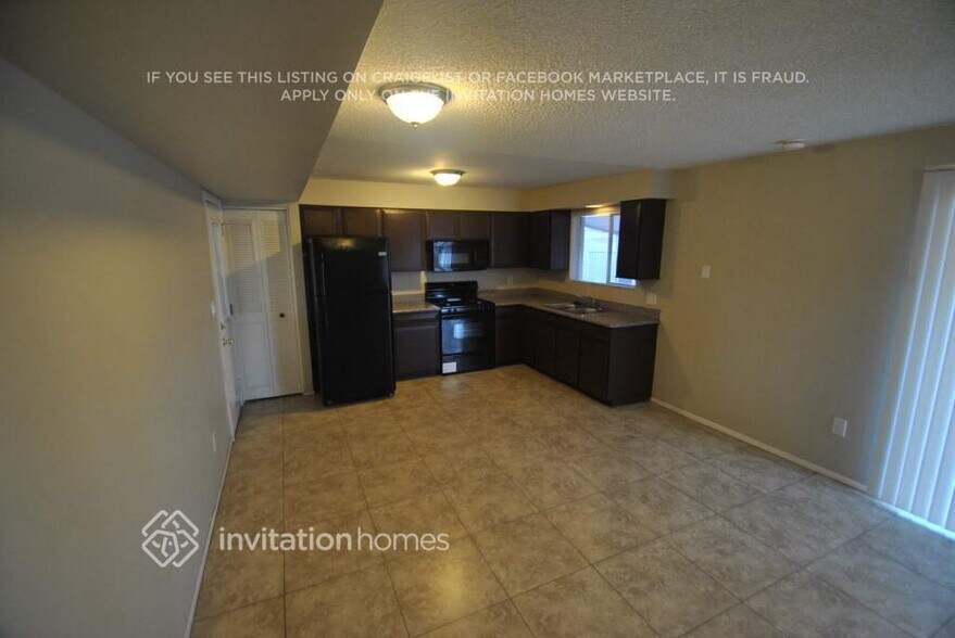 Building Photo - 3502 W Voltaire Ave