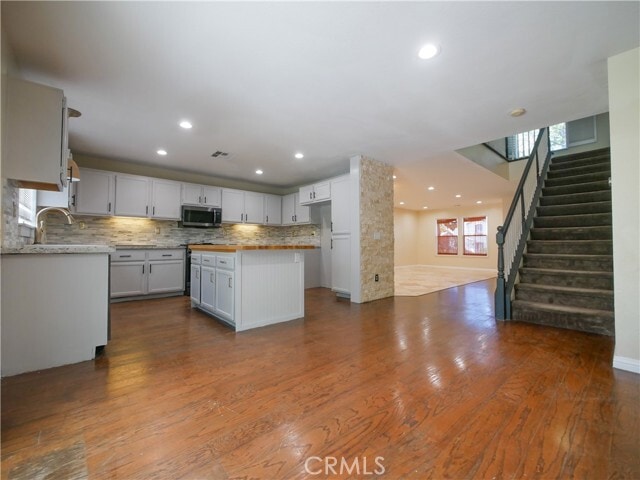 Building Photo - 3476 Hawthorne Dr