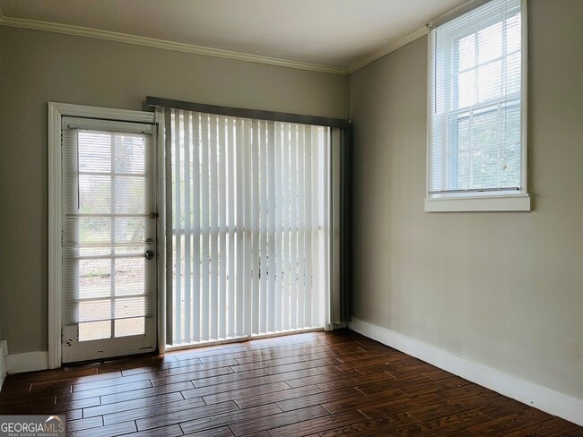 Building Photo - 613 N Greenwood St