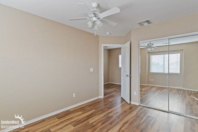 Building Photo - Beautiful 3Bdm 3Ba Home with Loft in Prime Surprise!