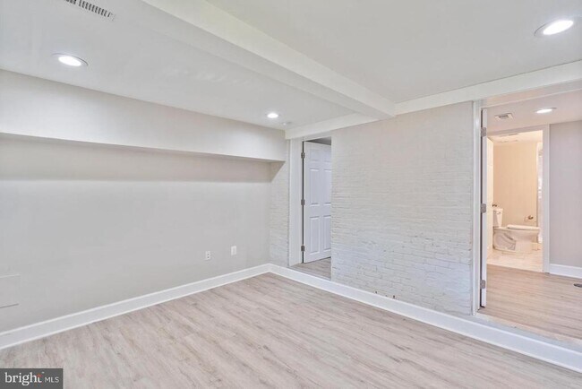Building Photo - 3819 Roland Ave