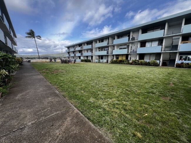 Building Photo - 94-309-249 Waikele Rd