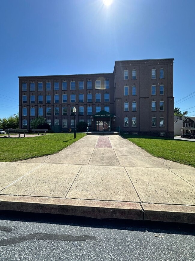 Building Photo - 149 Wilson St