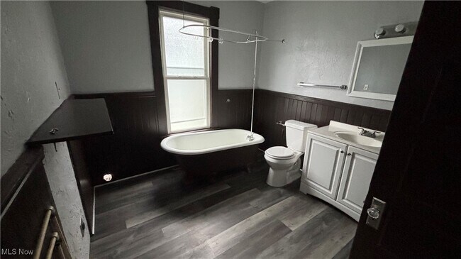 Building Photo - 814 Lovett Pl