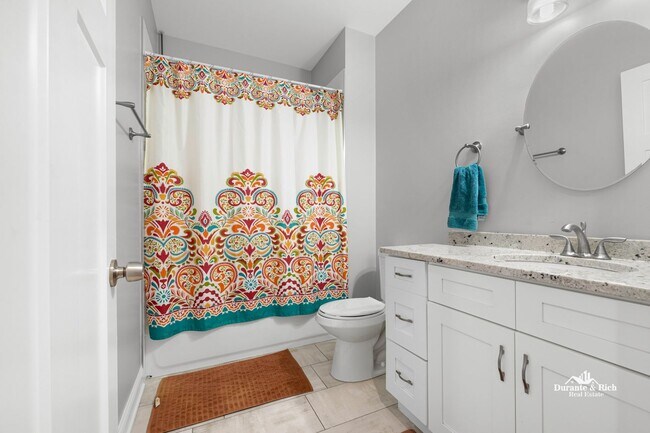 Building Photo - Stunning 4 Bedroom, 3.5 Bath Executive Rental