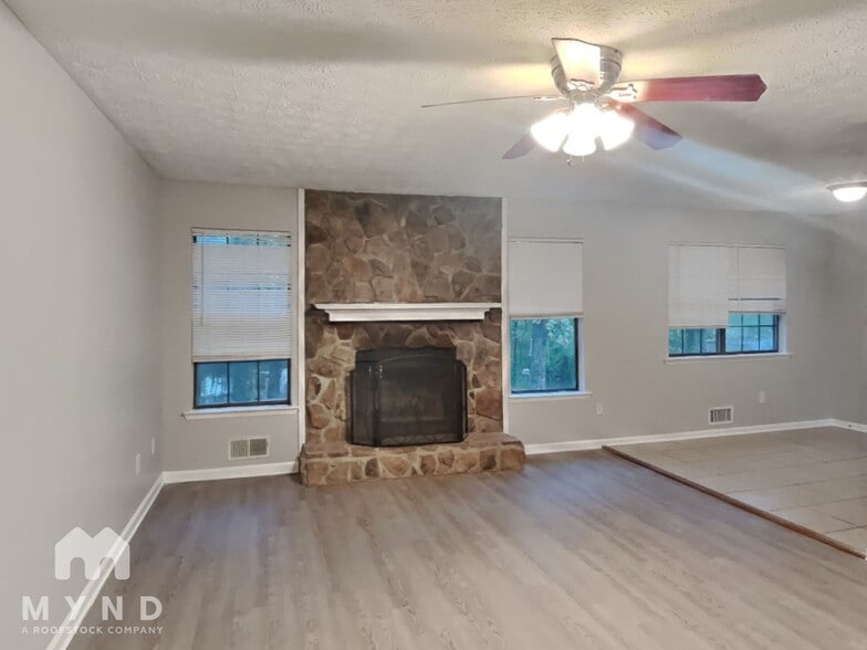 Building Photo - 314 Laurel Ln