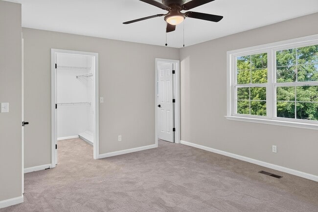 Building Photo - 9512 Heathwood Dr
