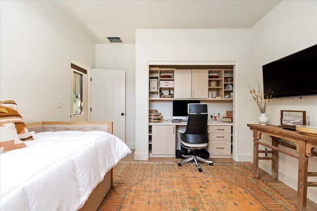 Building Photo - Resort Living in Desirable Eagle Idaho