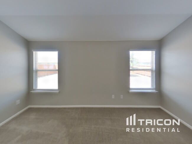 Building Photo - 809 Walls Blvd