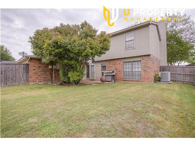 Building Photo - 6705 Vero Dr