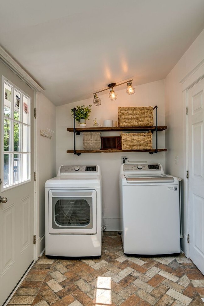 Building Photo - Beautiful Cleveland Park Bungalow, just 2 ...