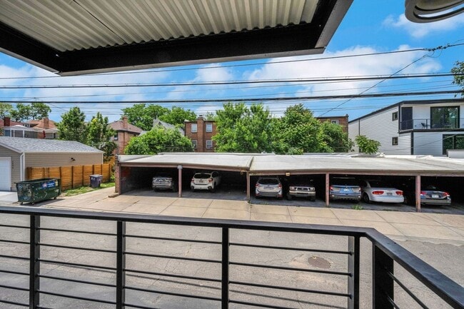 Building Photo - Charming 2BR Condo in Denver