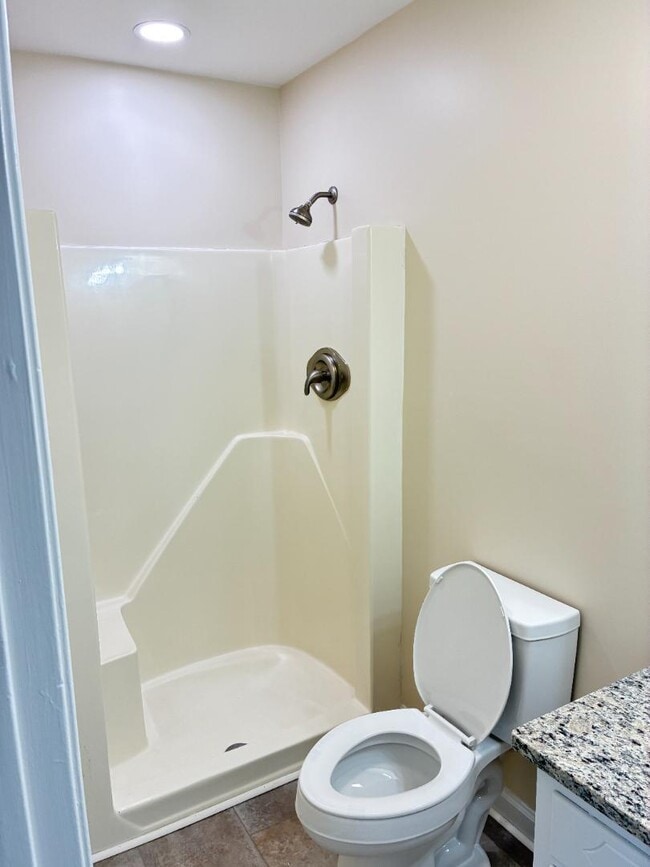 Building Photo - 1604 Pecan Ct N