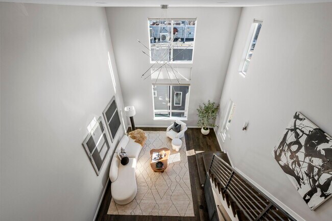 Building Photo - 1551 W 43rd Ave
