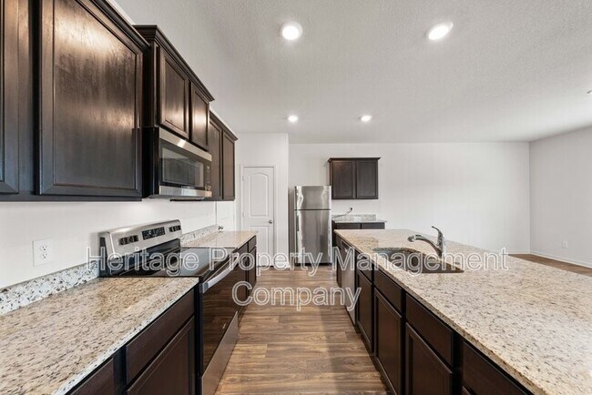Building Photo - 11038 Chatham Ct