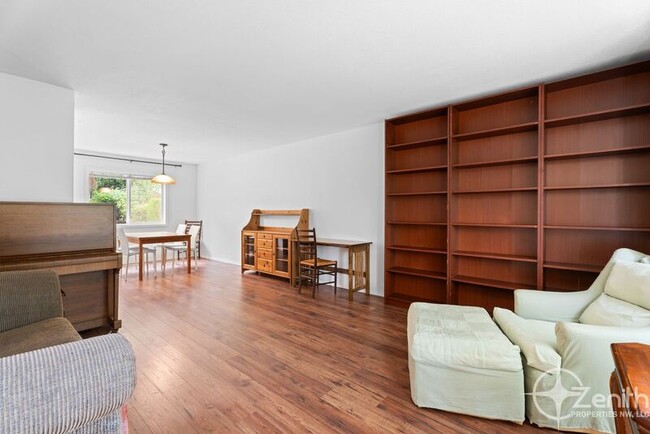 Building Photo - 9415 NW 28th Ct