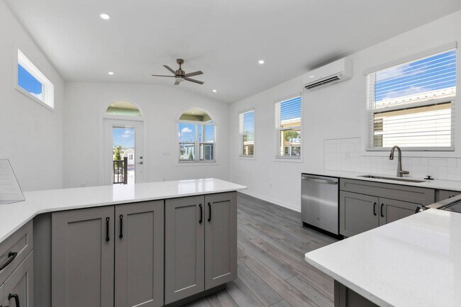 Building Photo - 6165 Talon Bay Dr