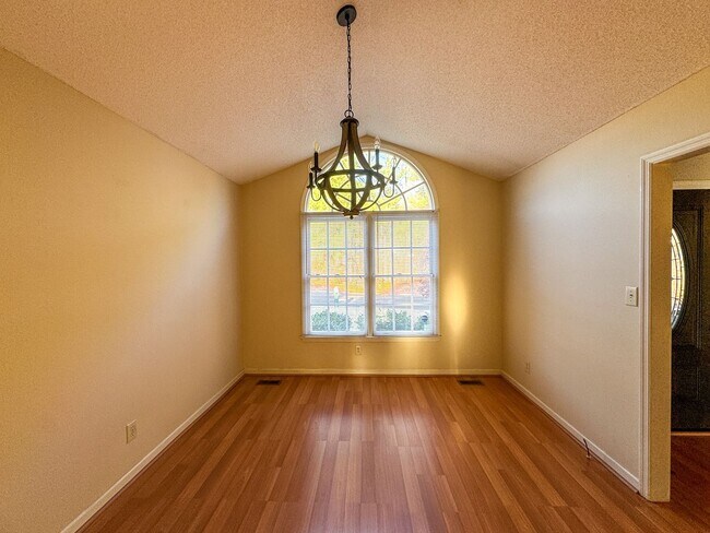 Building Photo - Charming 3 Bed 2 Bath Home in Jack Britt