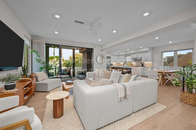 Building Photo - BRAND-NEW, FULLY-FURNISHED Luxury 3 bd / 3 ba Townhome in Coastal Carlsbad