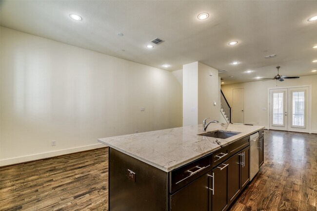 Building Photo - 4211 Rawlins St
