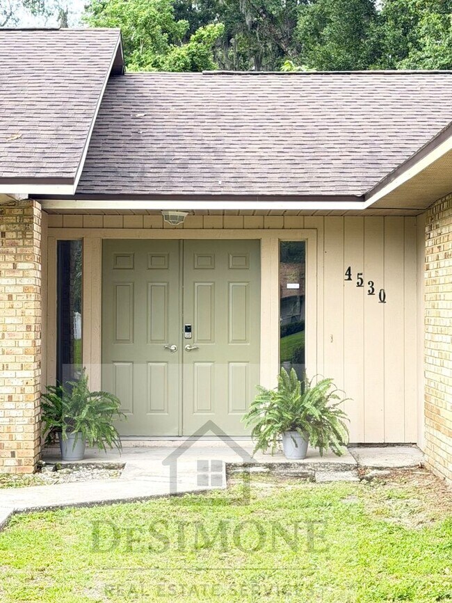 Building Photo - 4530 SW 46th St