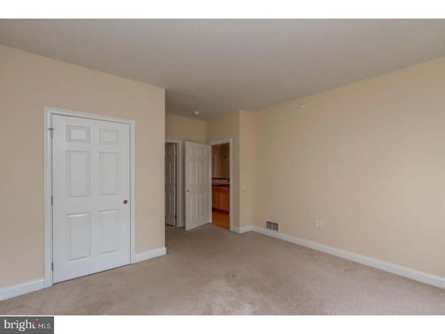 Building Photo - 500 Admirals Way
