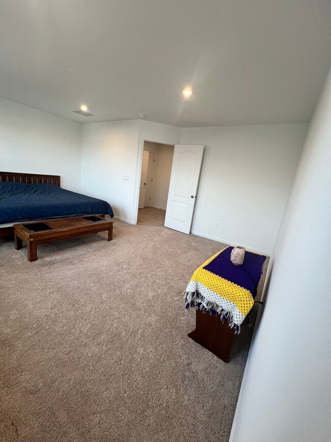 Building Photo - 230 Newbury St