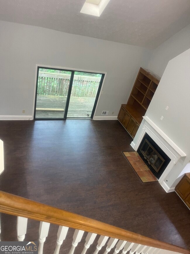 Building Photo - 5035 Highland Hills Pkwy