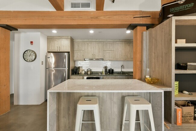 Building Photo - 90 Wareham St