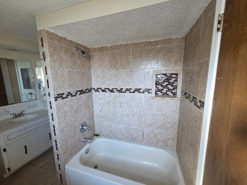 Building Photo - 7205 Rockwood Dr