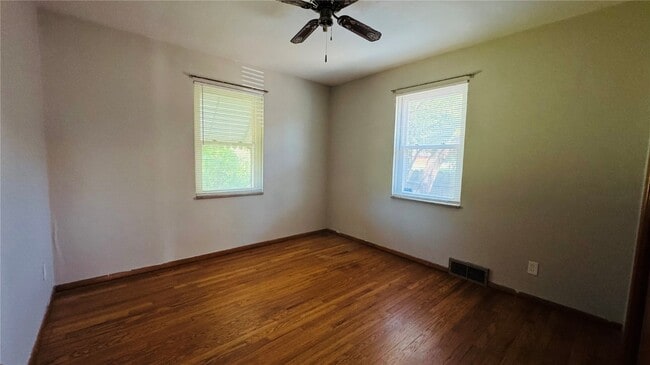 Building Photo - 9319 Aster Ave