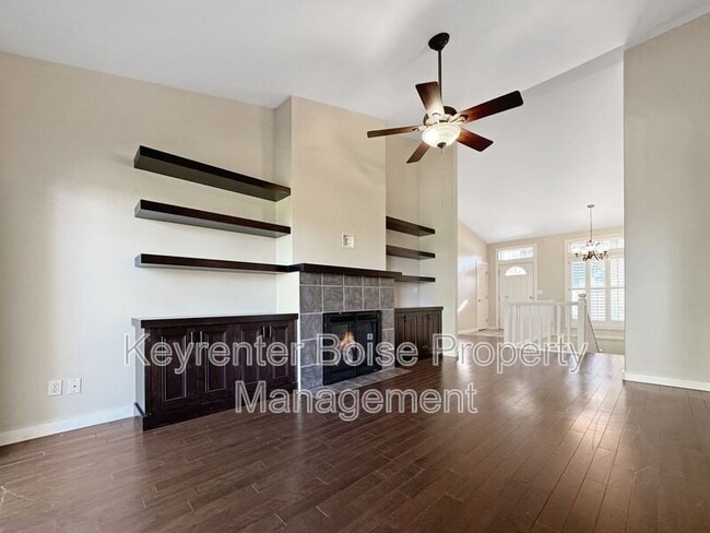 Building Photo - 2035 S Travertine Way