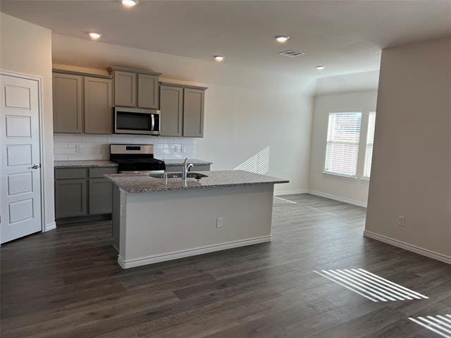 Building Photo - 807 Cinnabar Wy