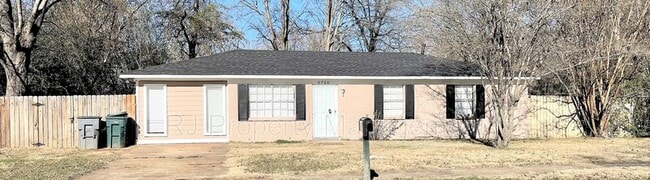 Primary Photo - 3716 Bluff Wood Dr