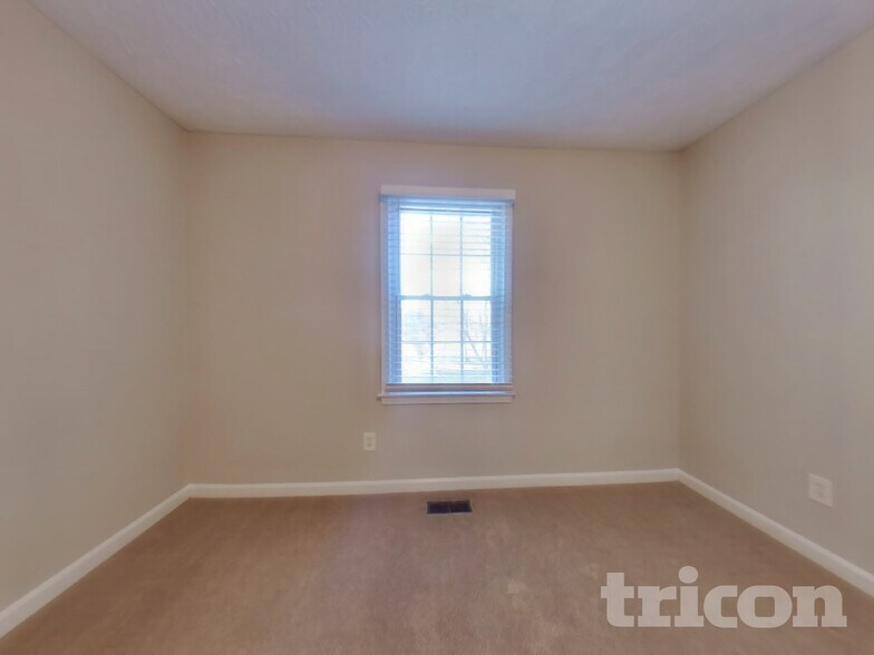 Building Photo - 1394 Winndale Rd