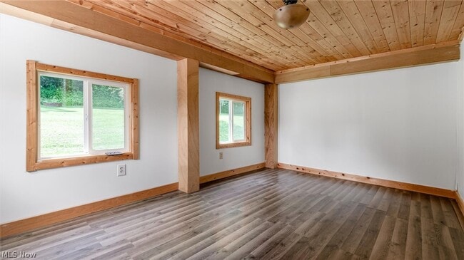 Building Photo - 7785 Black Run Rd