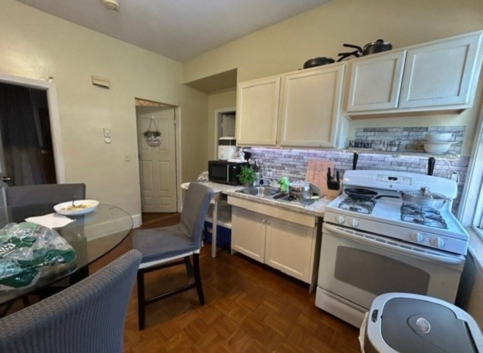 Kitchen - 42 Haverford St