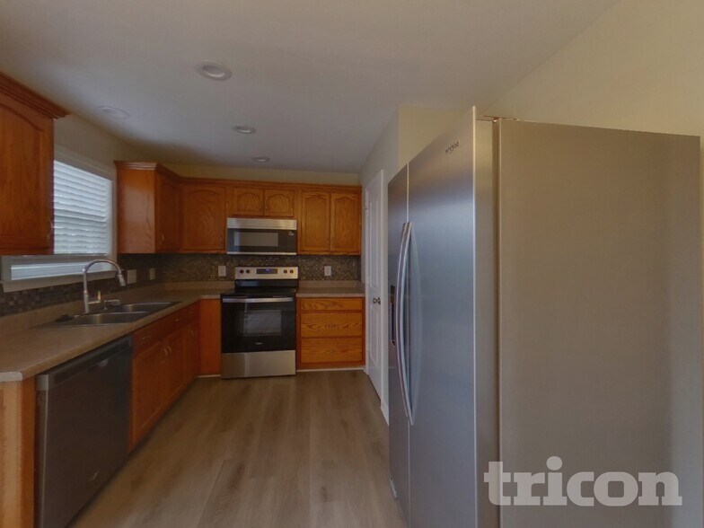 Building Photo - 1940 Littleton Ct