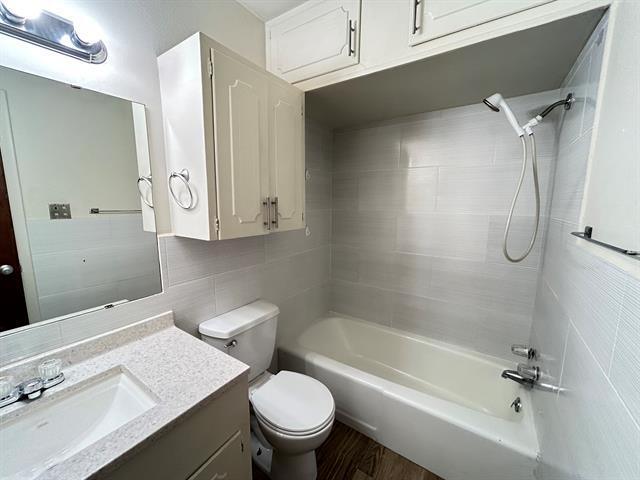 Building Photo - 409 Royal St