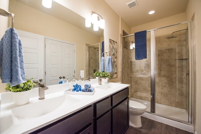 Building Photo - 6607 Lake Woodlands Dr