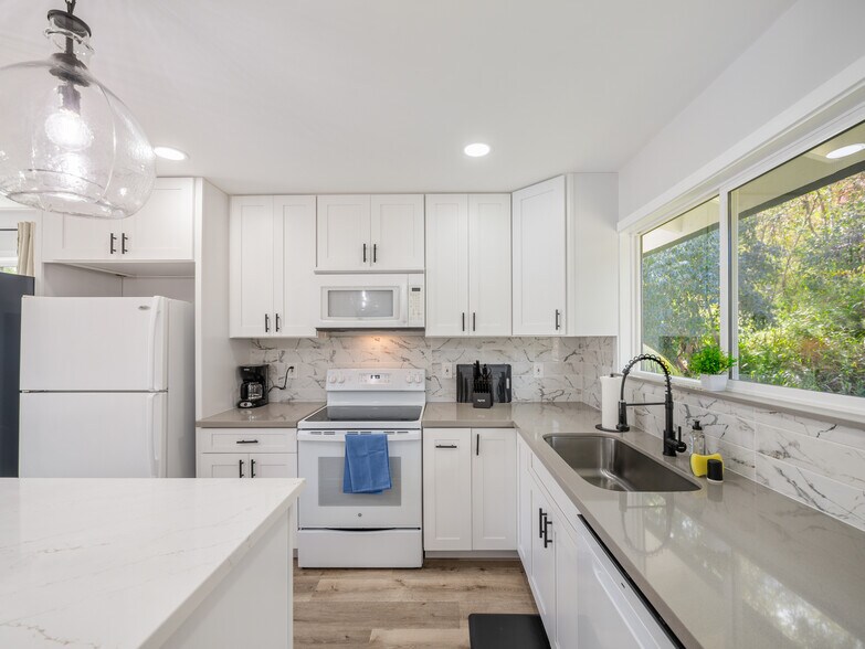 Building Photo - 95-148 Waimakua Dr