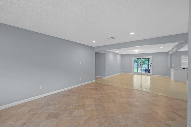Building Photo - 12735 Memorial Dr